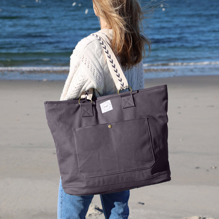 Iconic beach bag online